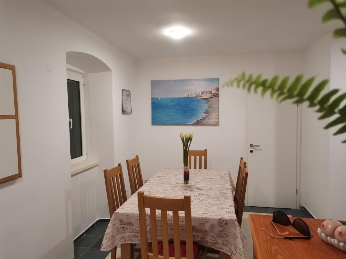 Diana Rooms And Apartment Сплит Екстериор снимка