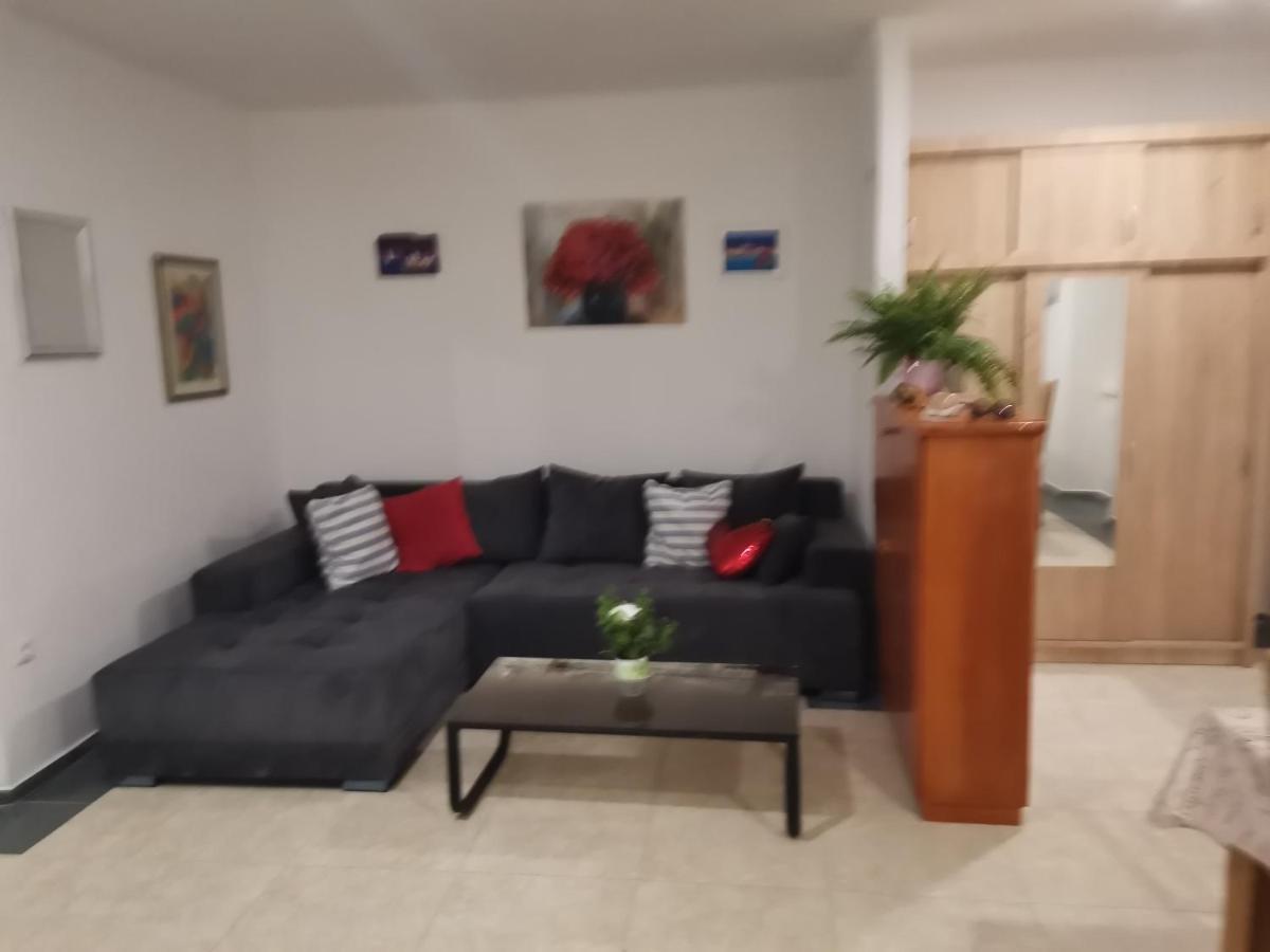 Diana Rooms And Apartment Сплит Екстериор снимка