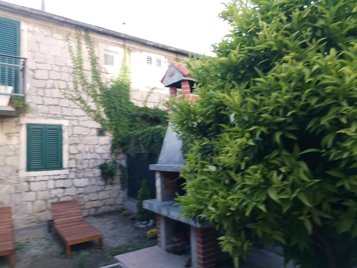 Diana Rooms And Apartment Сплит Екстериор снимка