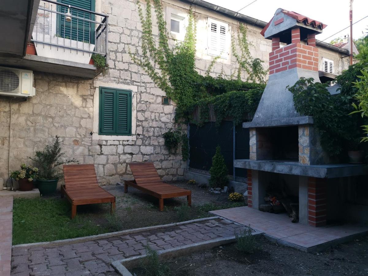 Diana Rooms And Apartment Сплит Екстериор снимка